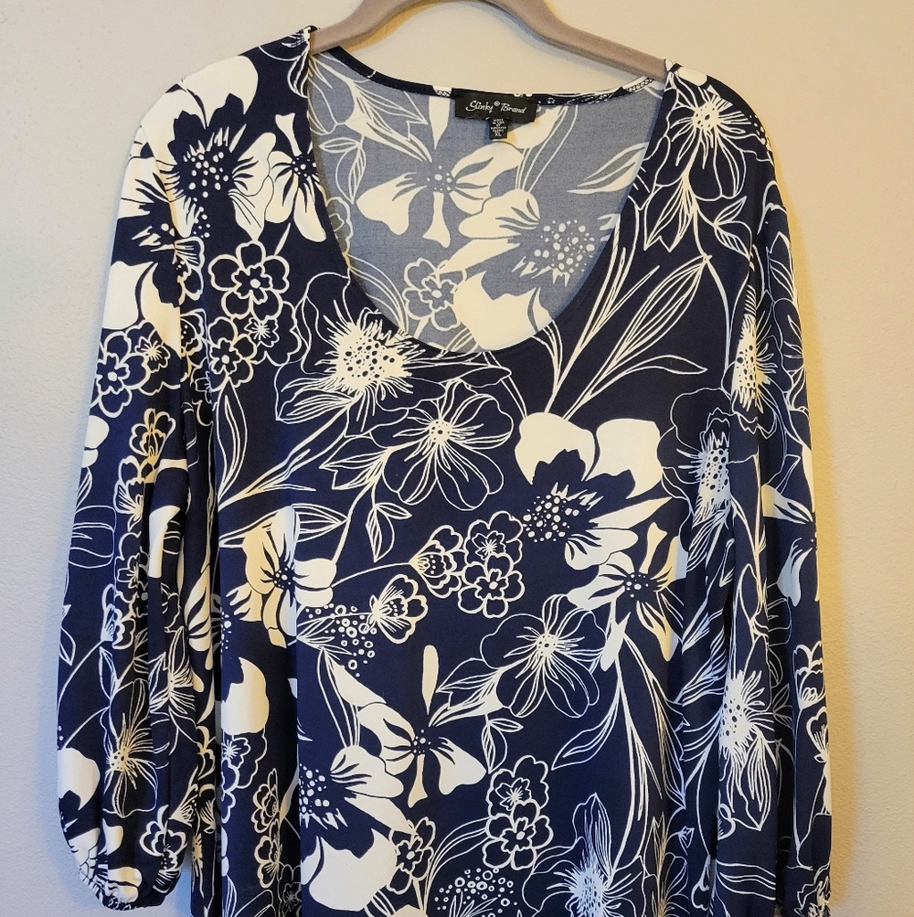 Slinky Brand XL Navy and White Floral Tunic Blouse